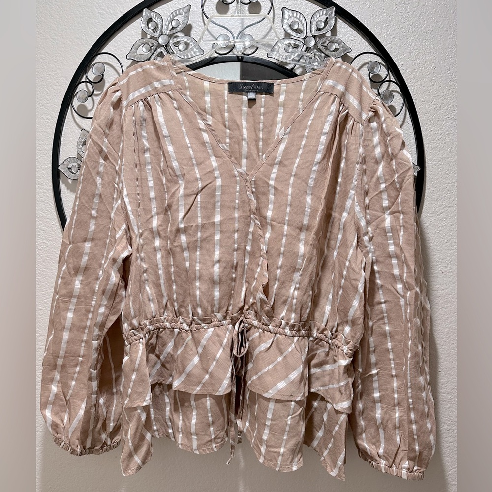 🌻Sweet Rain Raffled Hem Blouse - Picture 3 of 5
